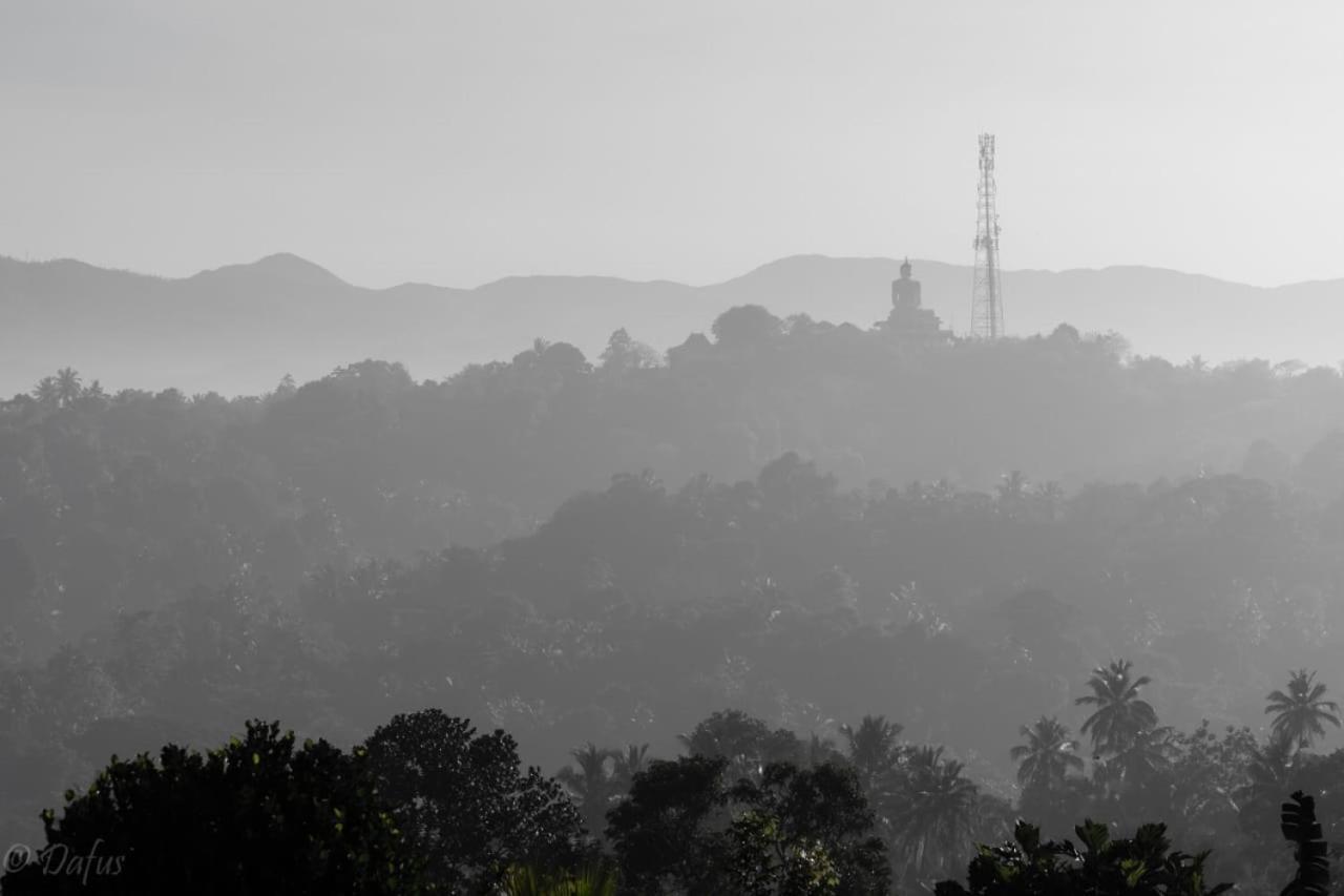 Dreamscape Home Stay Kandy Buitenkant foto