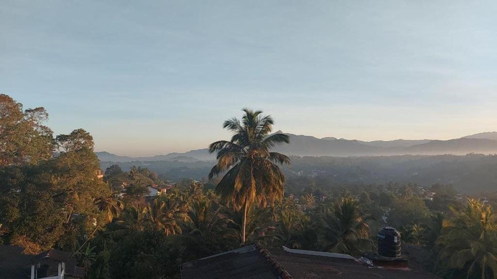 Dreamscape Home Stay Kandy Buitenkant foto
