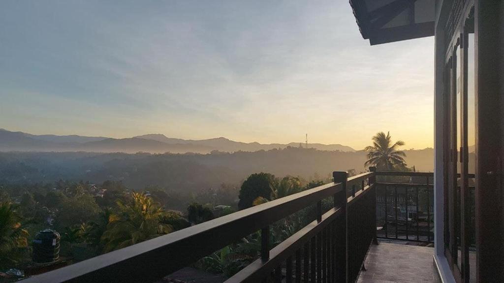 Dreamscape Home Stay Kandy Buitenkant foto