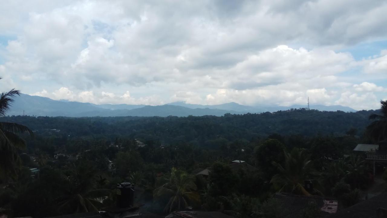 Dreamscape Home Stay Kandy Buitenkant foto