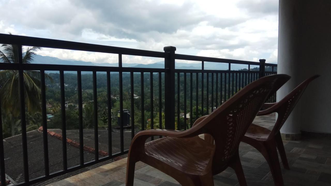 Dreamscape Home Stay Kandy Buitenkant foto