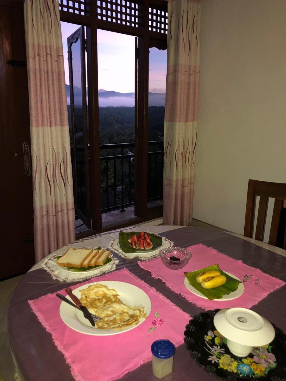 Dreamscape Home Stay Kandy Buitenkant foto