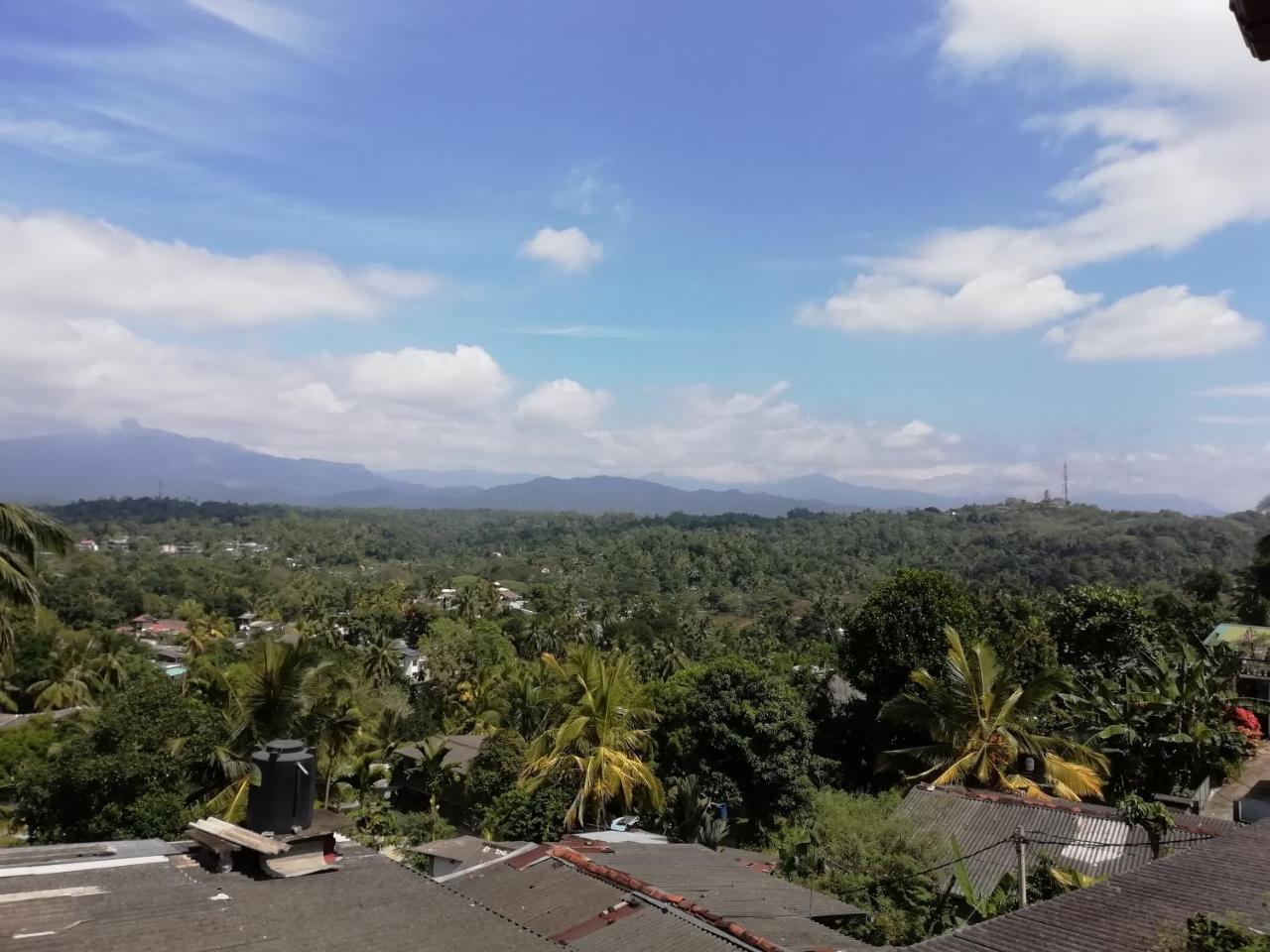 Dreamscape Home Stay Kandy Buitenkant foto