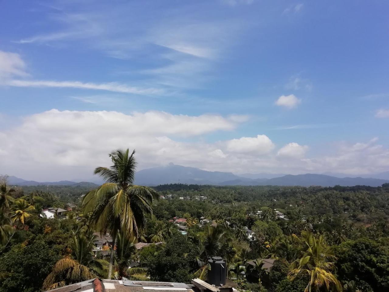 Dreamscape Home Stay Kandy Buitenkant foto